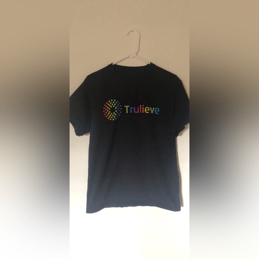 TRULIEVE Pride Shirt Sz S EUC